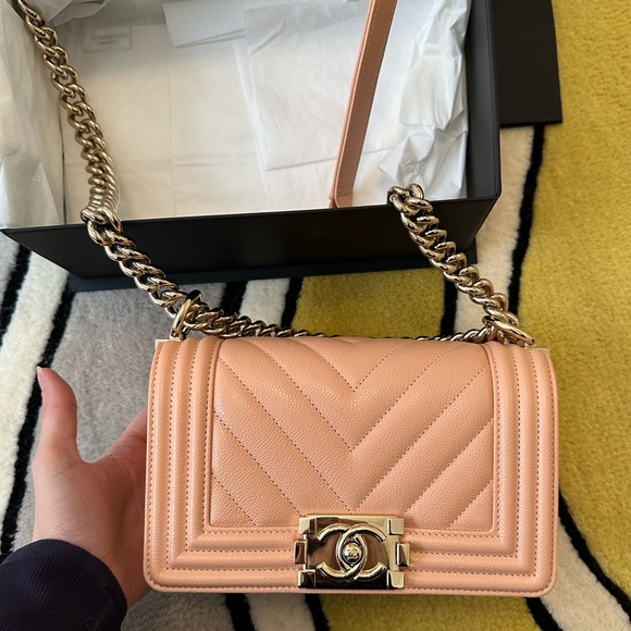 Chanel Boy Bag Small Chevron Caviar Like New - Picture 4 of 16